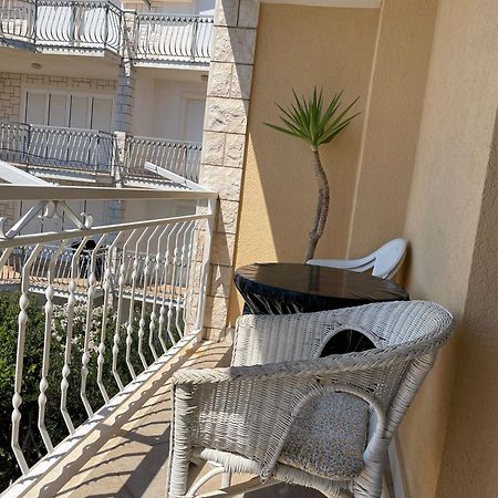 Guest House Adria Dugi Rat Exterior foto