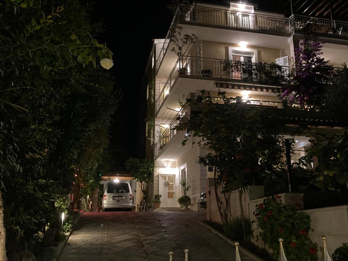 Guest House Adria Dugi Rat Exterior foto