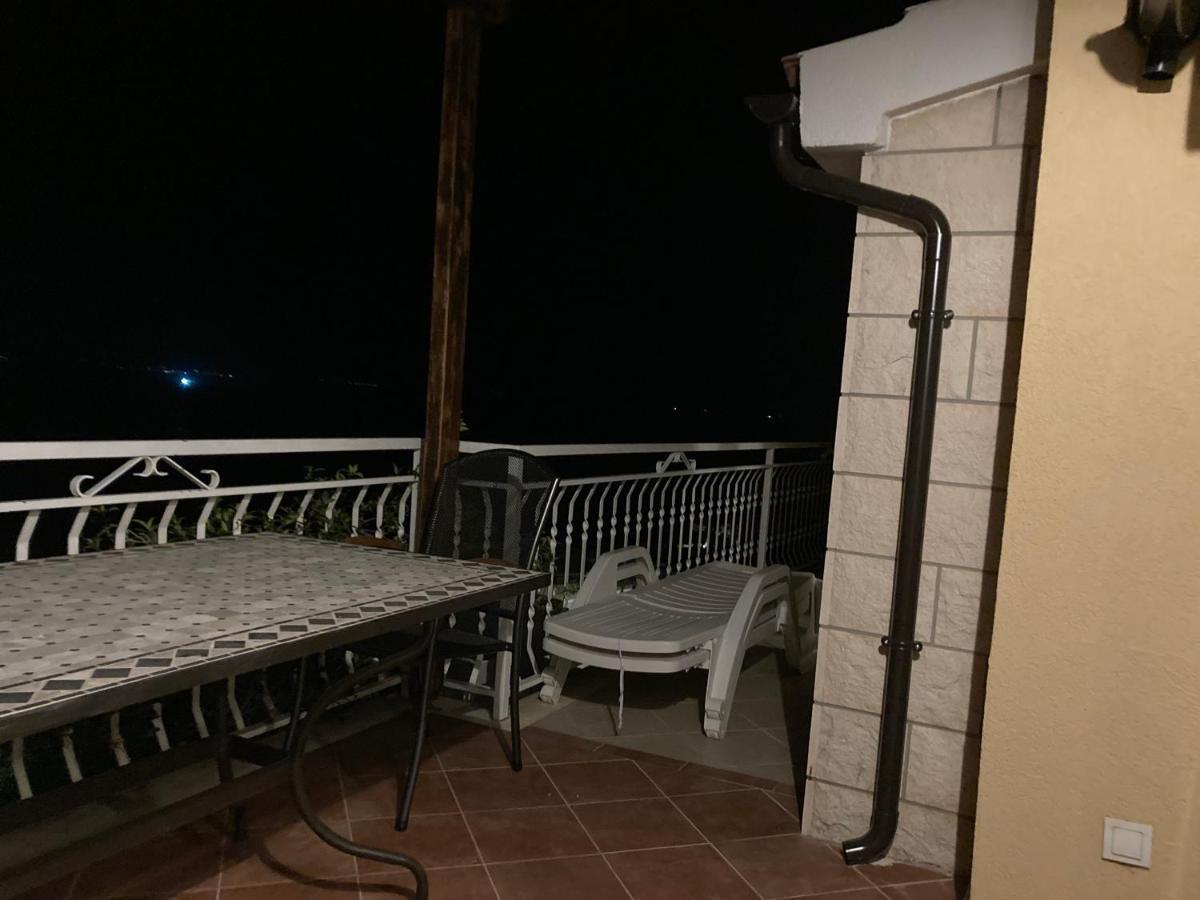 Guest House Adria Dugi Rat Exterior foto