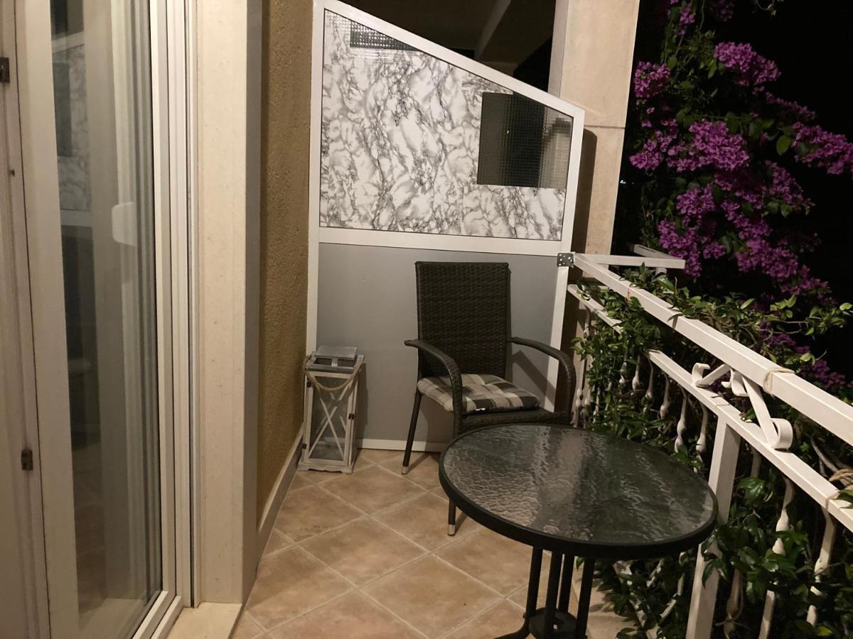 Guest House Adria Dugi Rat Exterior foto