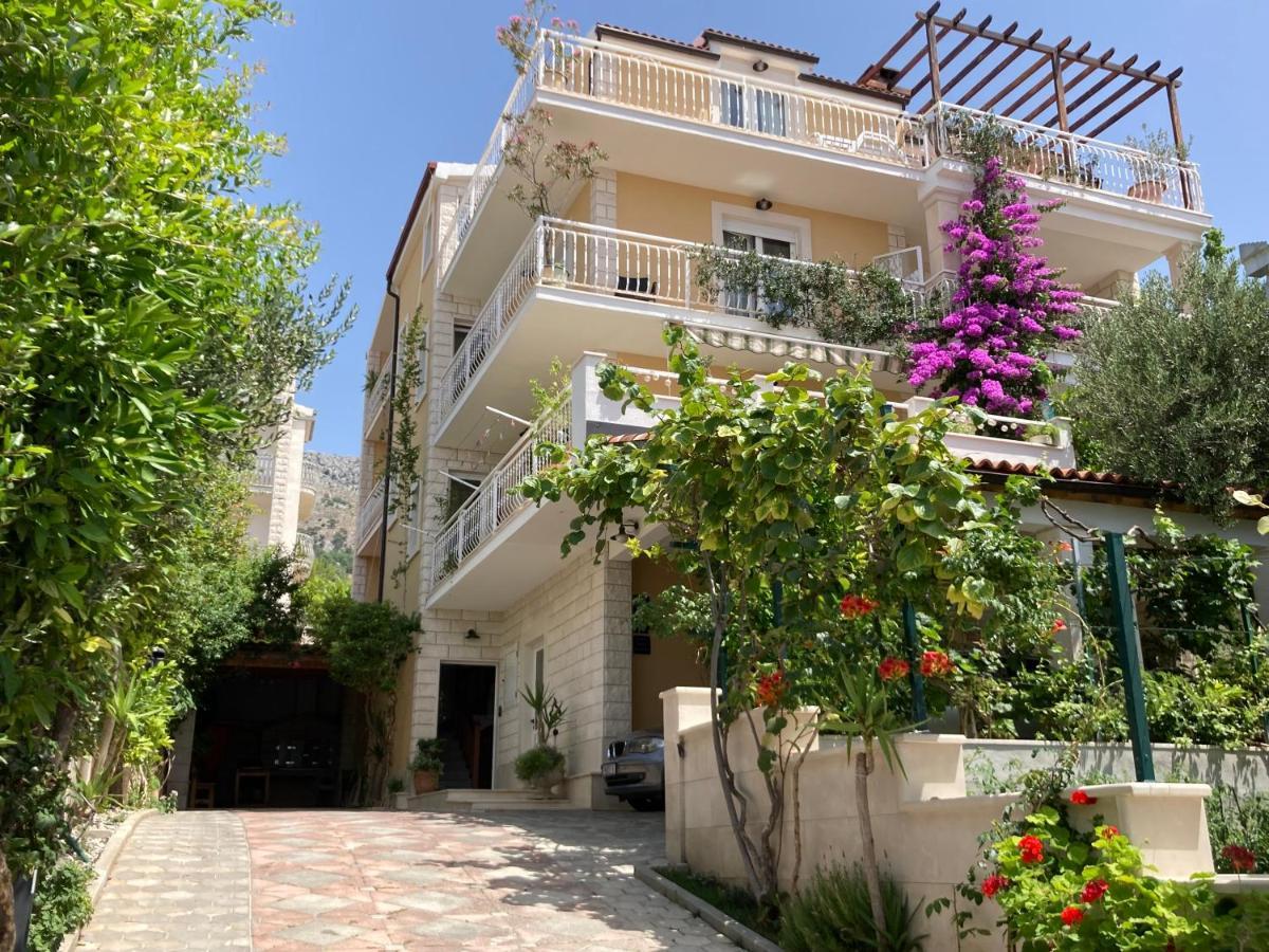 Guest House Adria Dugi Rat Exterior foto